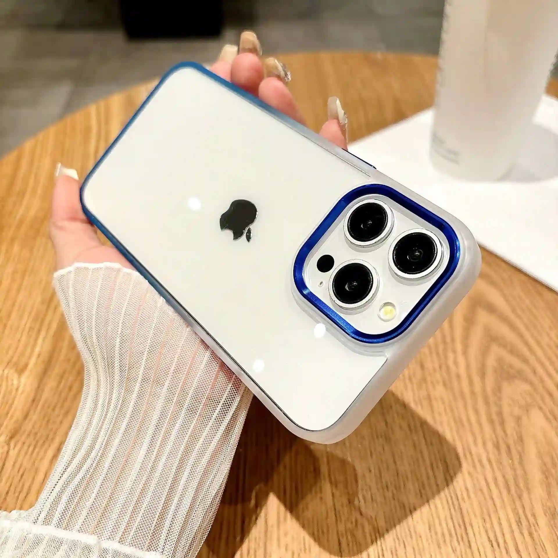 A trendy white wave-edge protective phone case base, providing a unique ocean-like frame for DIY handmade decoration.